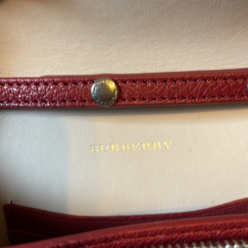 Burberry D Ring Crossbody and matching D Ring wallet Crimson - Picture 4 of 10